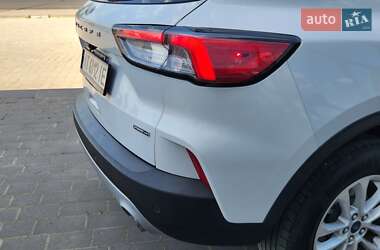 Внедорожник / Кроссовер Ford Escape 2021 в 