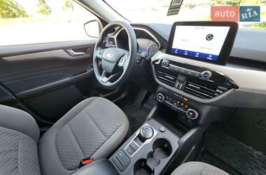Внедорожник / Кроссовер Ford Escape 2021 в 
