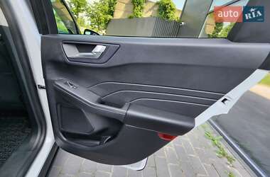 Внедорожник / Кроссовер Ford Escape 2021 в 