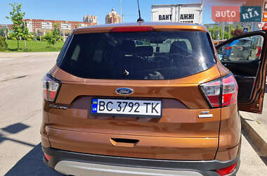 Внедорожник / Кроссовер Ford Escape 2016 в 