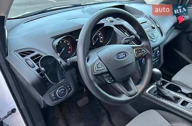 Внедорожник / Кроссовер Ford Escape 2017 в 
