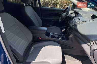Внедорожник / Кроссовер Ford Escape 2016 в 