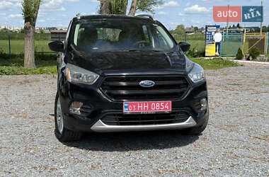 Внедорожник / Кроссовер Ford Escape 2017 в 