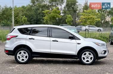 Внедорожник / Кроссовер Ford Escape 2018 в 
