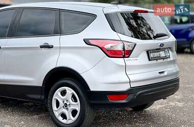 Внедорожник / Кроссовер Ford Escape 2018 в 