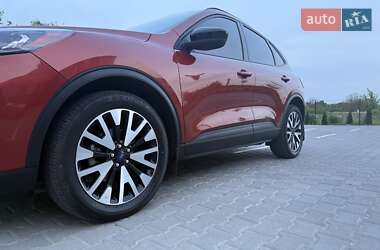 Внедорожник / Кроссовер Ford Escape 2019 в 