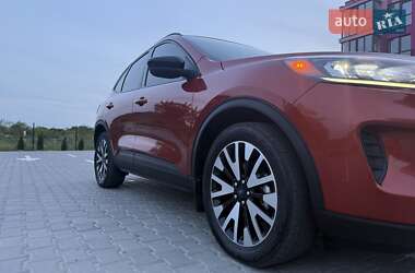Внедорожник / Кроссовер Ford Escape 2019 в 
