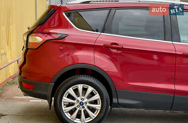 Внедорожник / Кроссовер Ford Escape 2017 в 