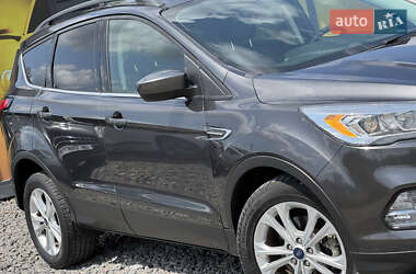Внедорожник / Кроссовер Ford Escape 2019 в 