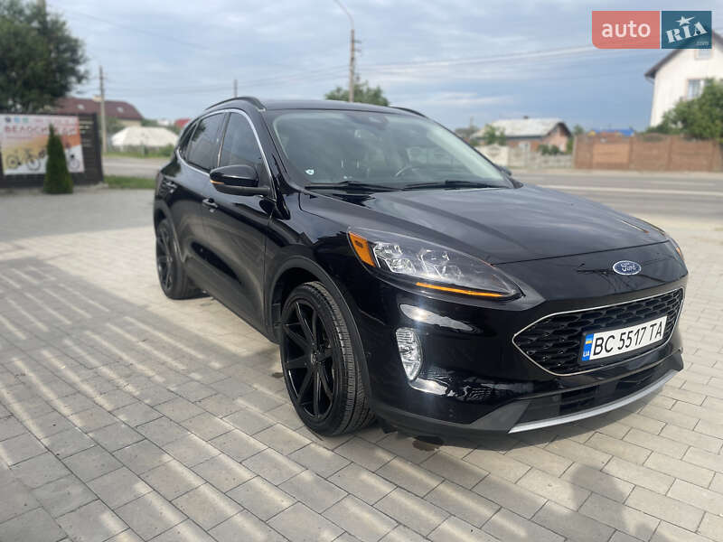Внедорожник / Кроссовер Ford Escape 2020 в 