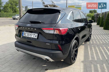 Внедорожник / Кроссовер Ford Escape 2020 в 