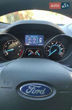 Внедорожник / Кроссовер Ford Escape 2015 в Киеве