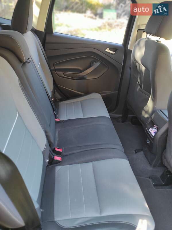 Позашляховик / Кросовер Ford Escape 2015 в Києві