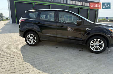 Внедорожник / Кроссовер Ford Escape 2017 в 