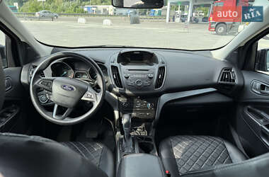 Внедорожник / Кроссовер Ford Escape 2017 в 