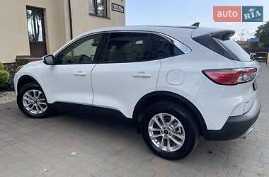 Внедорожник / Кроссовер Ford Escape 2020 в 