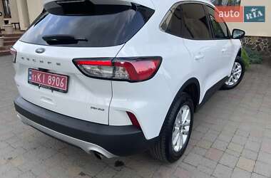 Внедорожник / Кроссовер Ford Escape 2020 в 