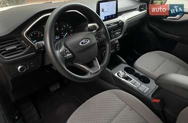 Внедорожник / Кроссовер Ford Escape 2020 в 