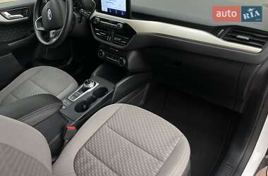Внедорожник / Кроссовер Ford Escape 2020 в 