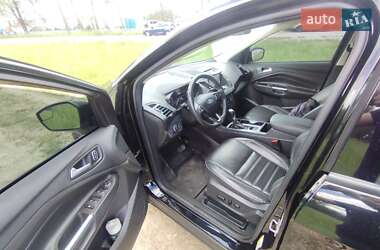 Внедорожник / Кроссовер Ford Escape 2018 в 