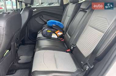 Внедорожник / Кроссовер Ford Escape 2017 в 