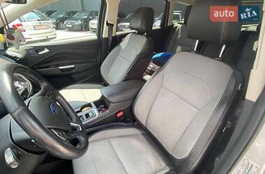 Внедорожник / Кроссовер Ford Escape 2017 в 