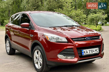 Внедорожник / Кроссовер Ford Escape 2015 в 