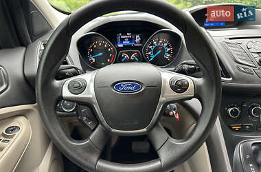 Внедорожник / Кроссовер Ford Escape 2015 в 