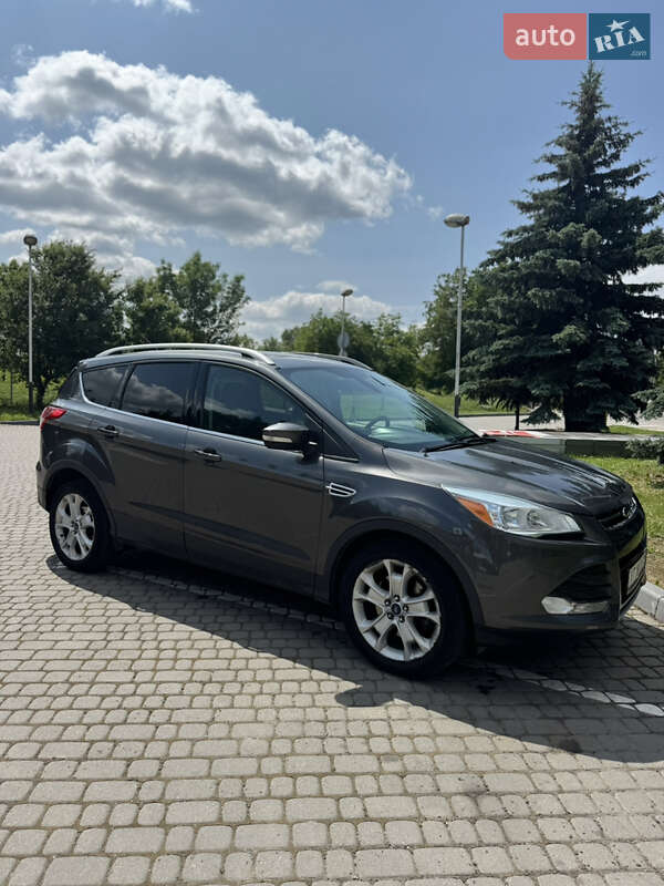 Внедорожник / Кроссовер Ford Escape 2015 в Ивано-Франковске