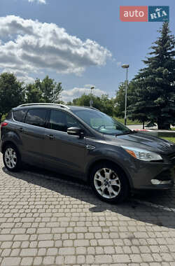 Внедорожник / Кроссовер Ford Escape 2015 в 
