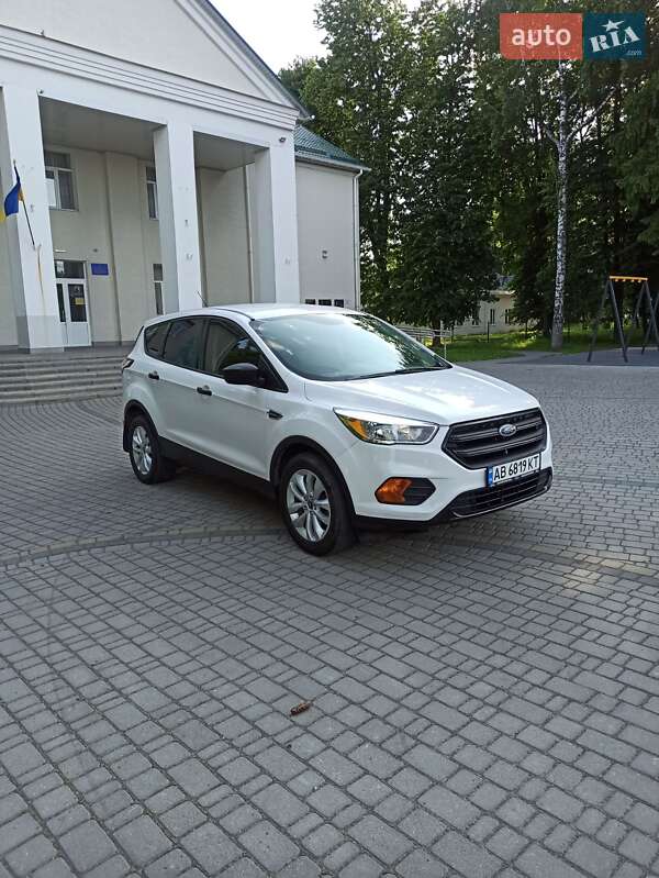 Внедорожник / Кроссовер Ford Escape 2017 в 