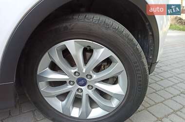 Внедорожник / Кроссовер Ford Escape 2017 в 