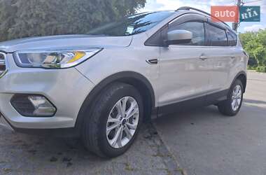 Внедорожник / Кроссовер Ford Escape 2018 в 