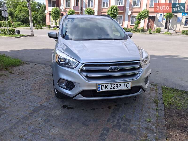 Внедорожник / Кроссовер Ford Escape 2018 в Изяславе
