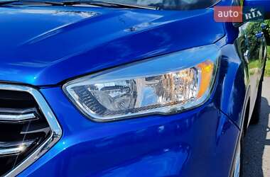Внедорожник / Кроссовер Ford Escape 2018 в 