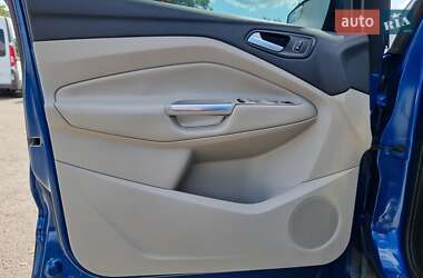 Внедорожник / Кроссовер Ford Escape 2018 в 