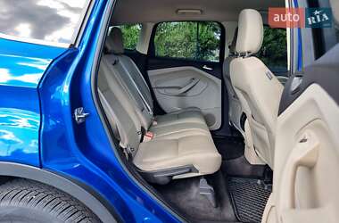 Внедорожник / Кроссовер Ford Escape 2018 в 