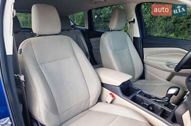 Внедорожник / Кроссовер Ford Escape 2018 в 