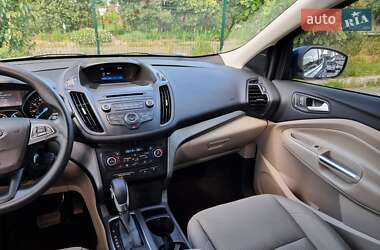 Внедорожник / Кроссовер Ford Escape 2018 в 