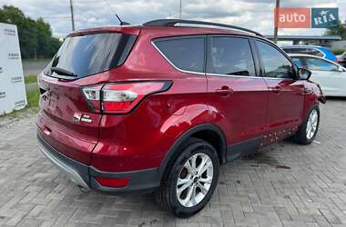 Внедорожник / Кроссовер Ford Escape 2017 в 