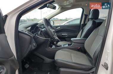 Внедорожник / Кроссовер Ford Escape 2017 в 