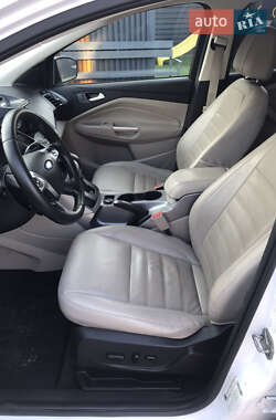 Внедорожник / Кроссовер Ford Escape 2016 в 