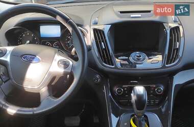 Внедорожник / Кроссовер Ford Escape 2015 в 