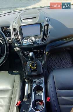 Внедорожник / Кроссовер Ford Escape 2015 в 
