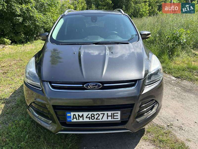 Внедорожник / Кроссовер Ford Escape 2015 в 