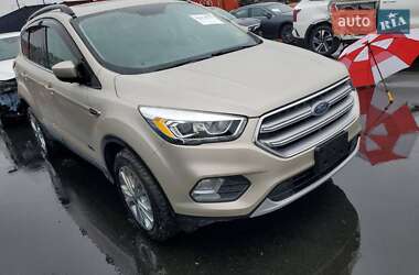 Позашляховик / Кросовер Ford Escape 2017 в 