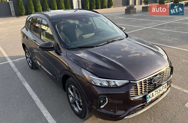 Внедорожник / Кроссовер Ford Escape 2023 в 
