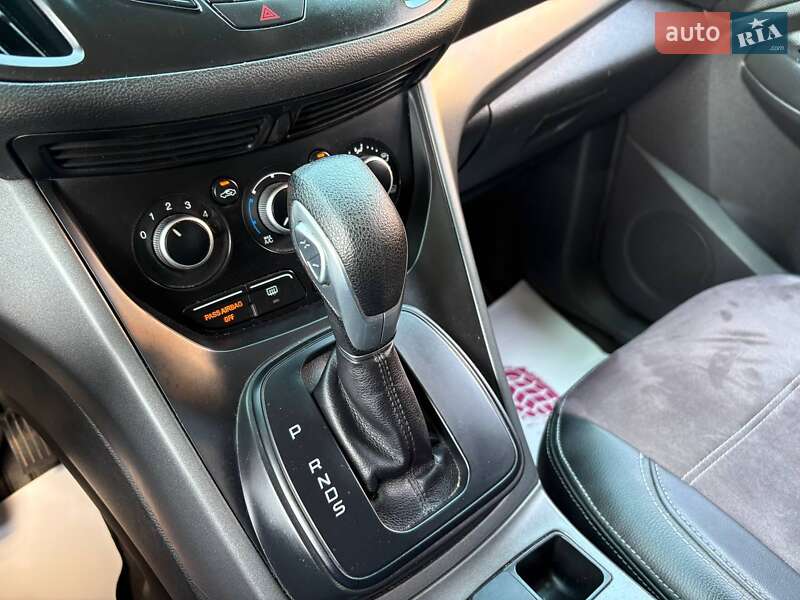 Внедорожник / Кроссовер Ford Escape 2015 в Виннице