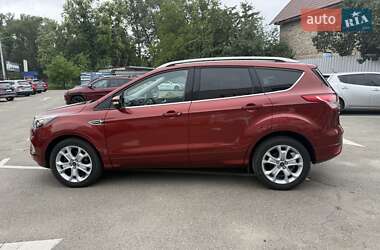 Внедорожник / Кроссовер Ford Escape 2015 в 