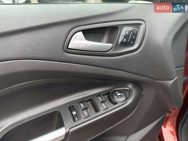 Позашляховик / Кросовер Ford Escape 2015 в Києві